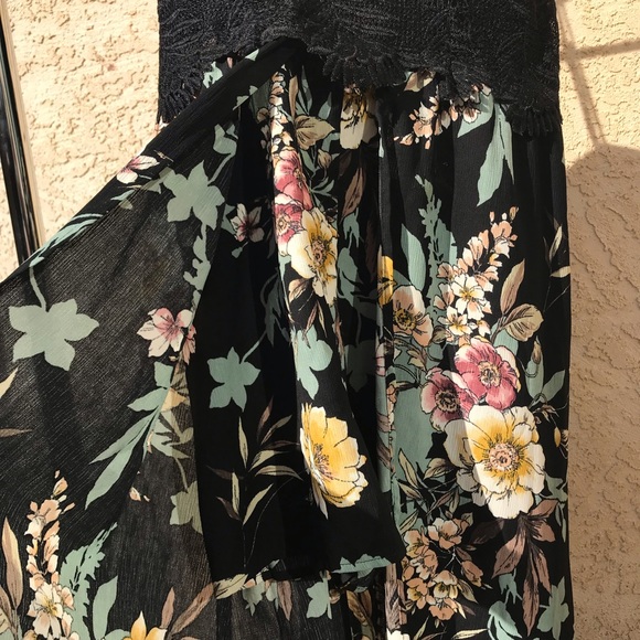 Floral Hawaiian Dress - Picture 3 of 8